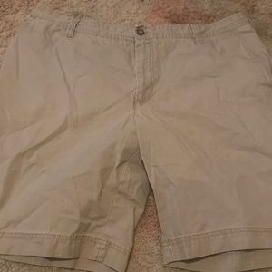 IZOD skating shorts.